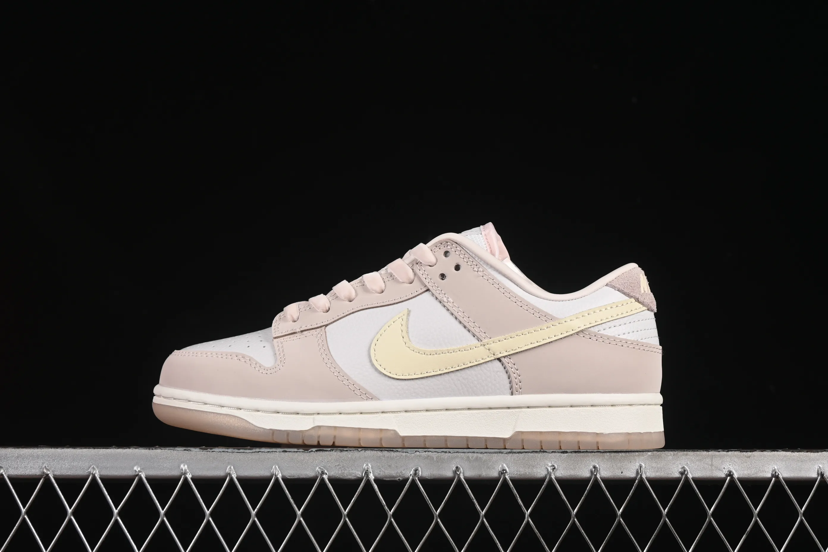 All categories Nk SB Dunk series Nk SB Dunk Low low-top sneakers Nike SB Dunk Low Rouge powder low-top casual sneakers FB7910-601